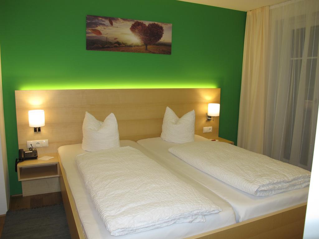 Hotel Oxa Хитизау Екстериор снимка