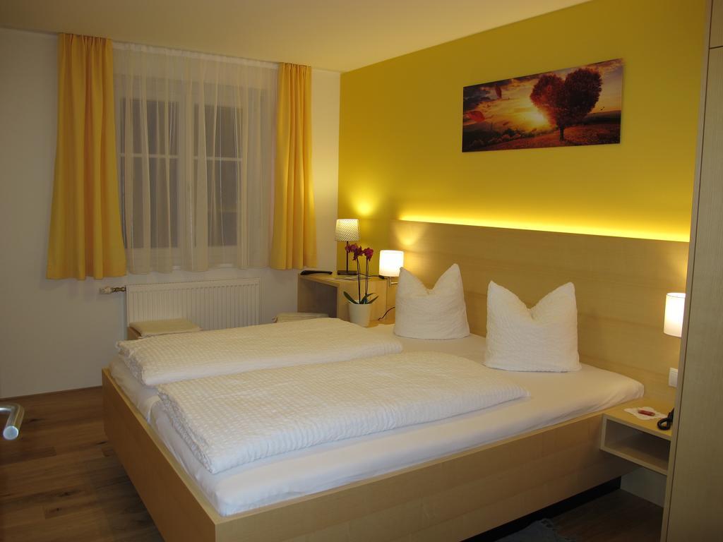 Hotel Oxa Хитизау Екстериор снимка