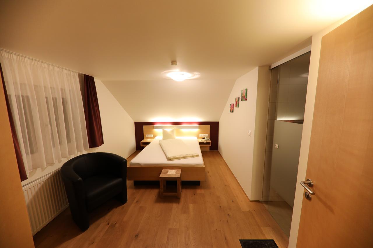 Hotel Oxa Хитизау Екстериор снимка