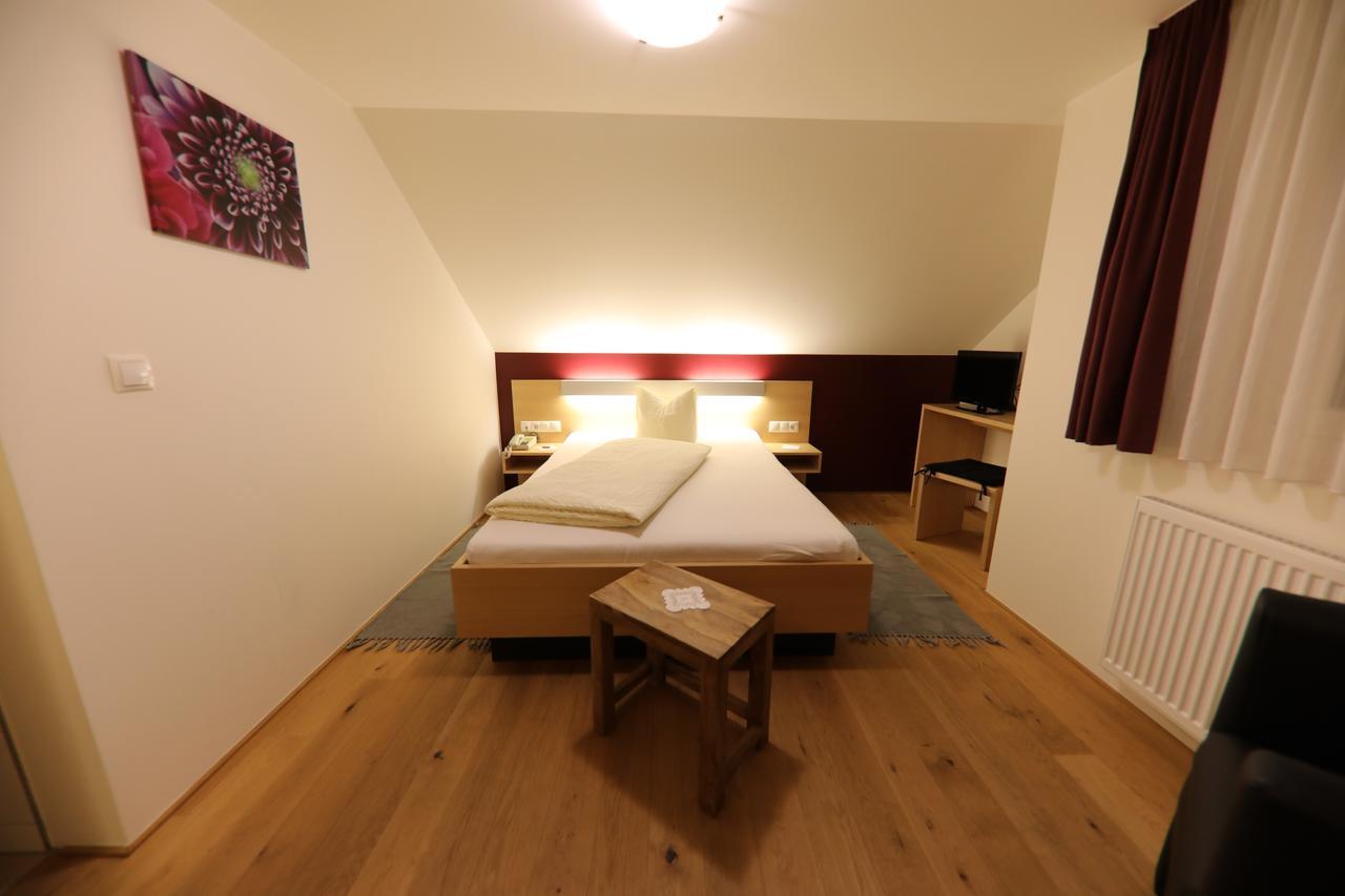 Hotel Oxa Хитизау Екстериор снимка