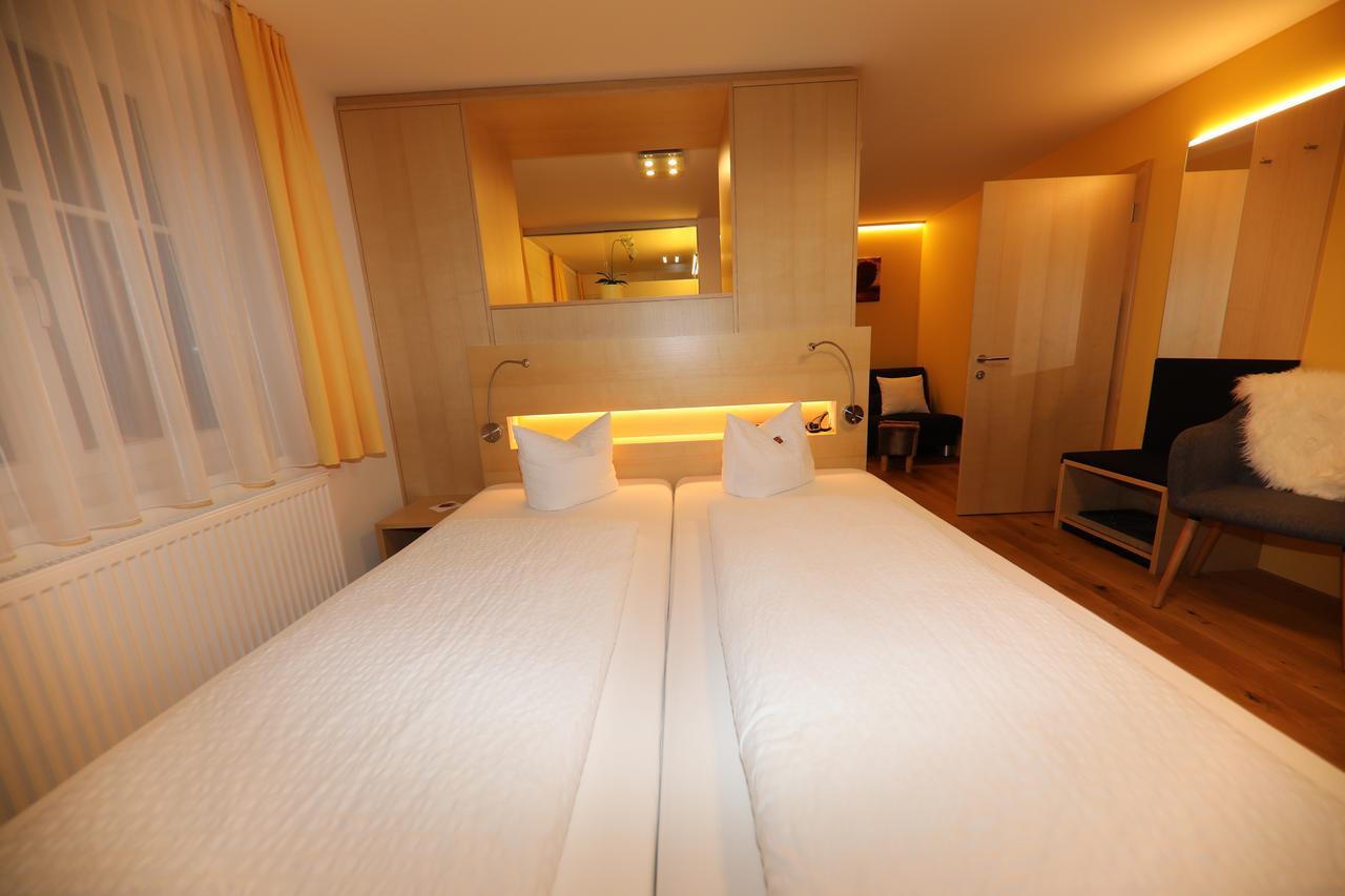 Hotel Oxa Хитизау Екстериор снимка